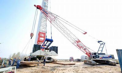 中聯(lián)重科QUY800履帶起重機(jī)射陽(yáng)3兆瓦風(fēng)電吊裝顯神威_工程機(jī)械企業(yè)動(dòng)態(tài)_工程機(jī)械新聞資訊_工程機(jī)械在線