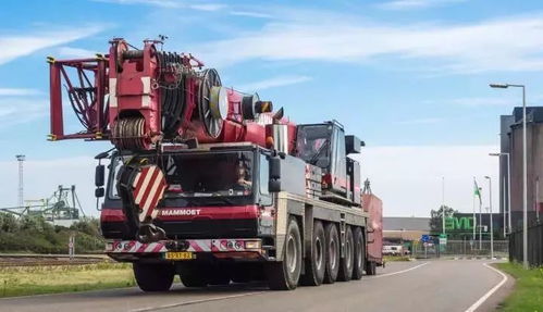 全球最富有吊裝公司 買吊車算什么？3000噸起重機我們自己做！